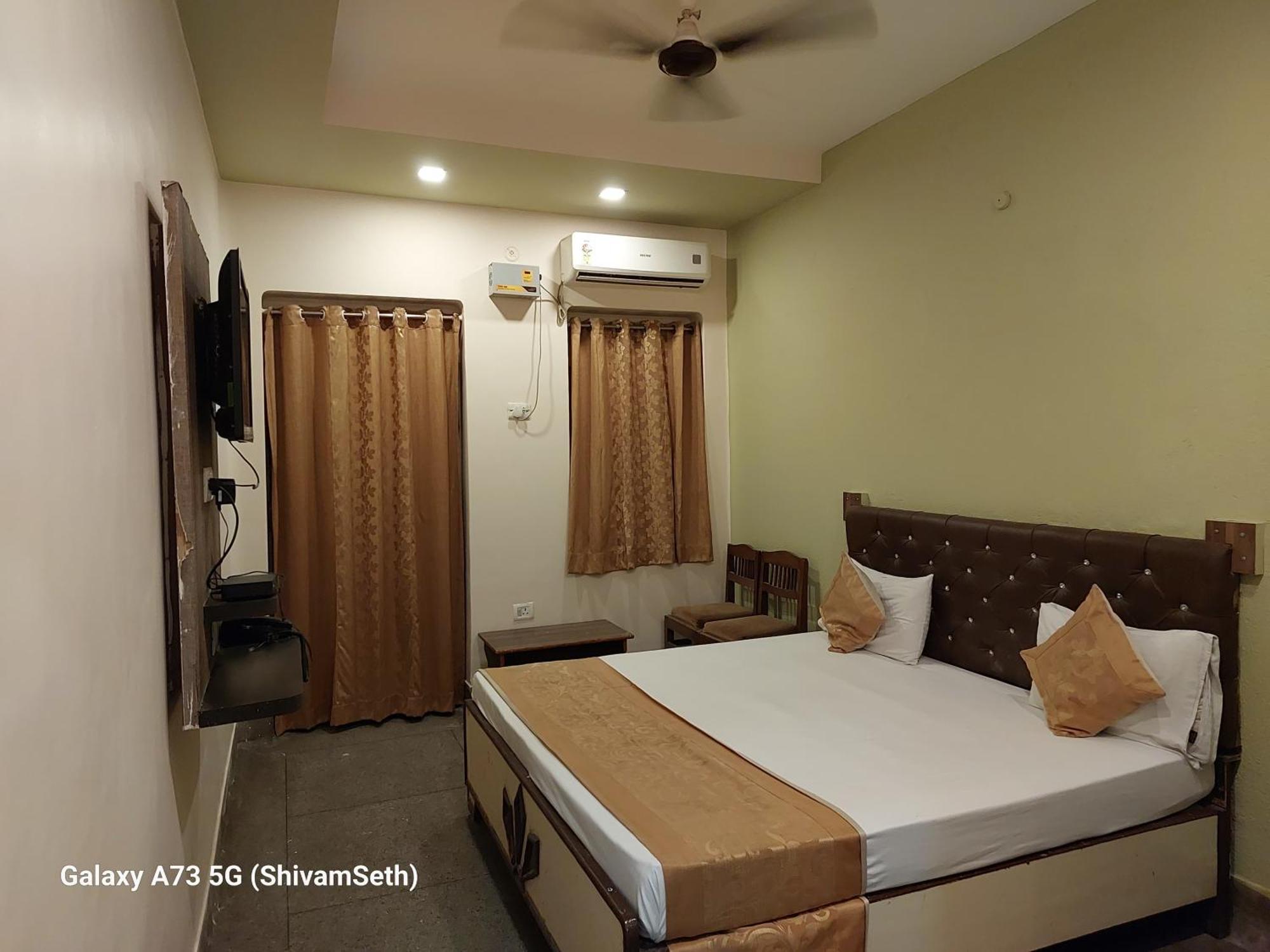 Gokul Grand 2*